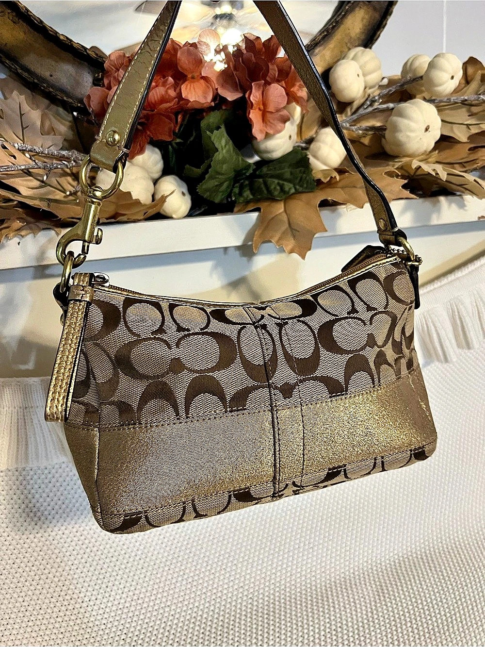 ✨ Vintage Y2K Coach Signature Lurex Metallic Gold Demi Pouch ✨